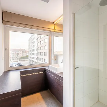 In With Sea View, Cleaning Included Apartment *