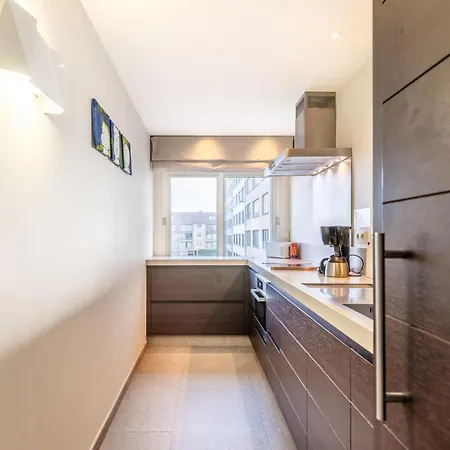 In With Sea View, Cleaning Included Apartment *