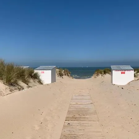In With Sea View, Cleaning Included Oostduinkerke